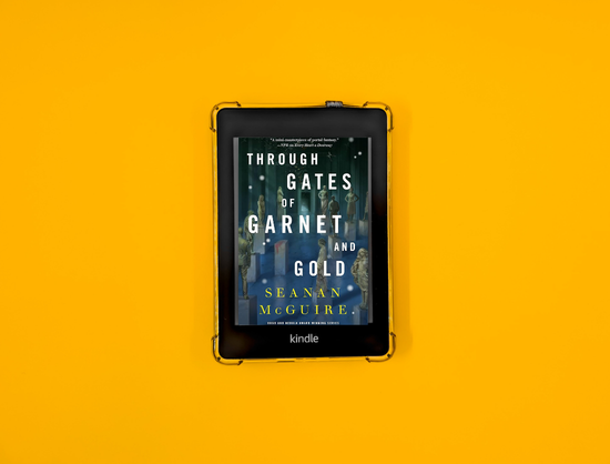 capa de Through Gates of Garnet and Gold com fundo amarelo